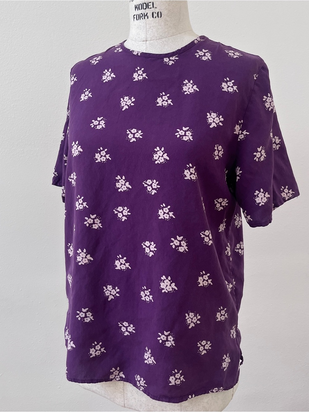 Vintage 90s Amanda Smith Petite Purple Silk Top with White Floral Print
